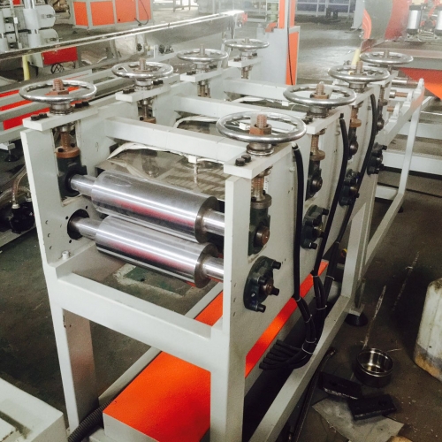 PP / PE / ABS / PC / HDPE / PA / POM厚板擠出