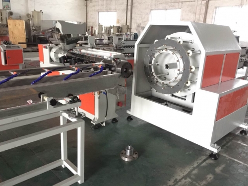 PVC雙壓增強壓力管擠出機